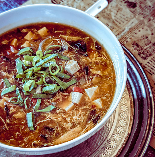 Pikant säuerliche Suppe nach Sichuan Art